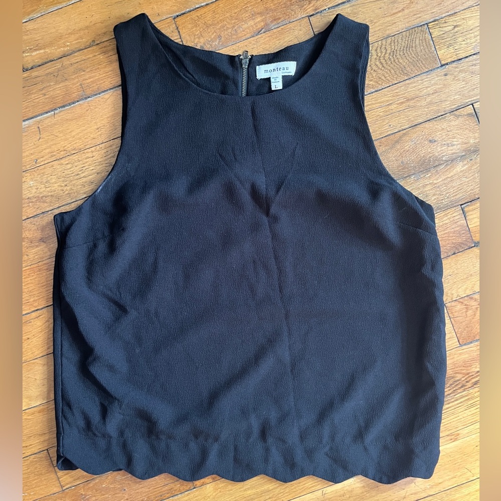 Monteau scalloped edge top